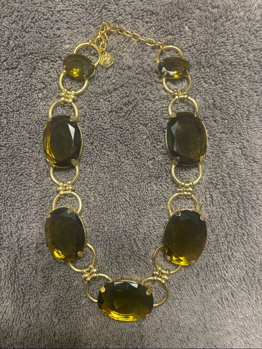 RJ Graziano Green/gold tone necklace. EUC
